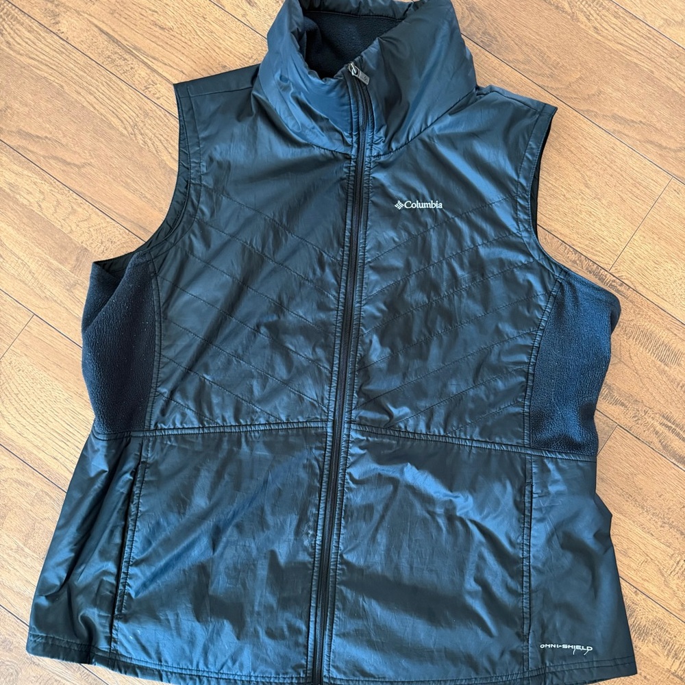 Columbia Dark Blue Quilted Vest